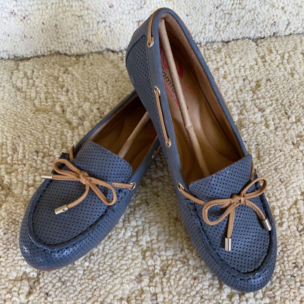 Comfortiva flats. Size 6.5M. NIB!
